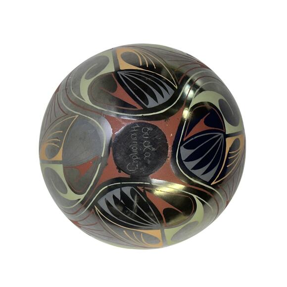 Ericka Hernandez Mata Ortiz Signed 3" x 4.5" Polychrome Pottery Vessel Pot Vase - Picture 6 of 7